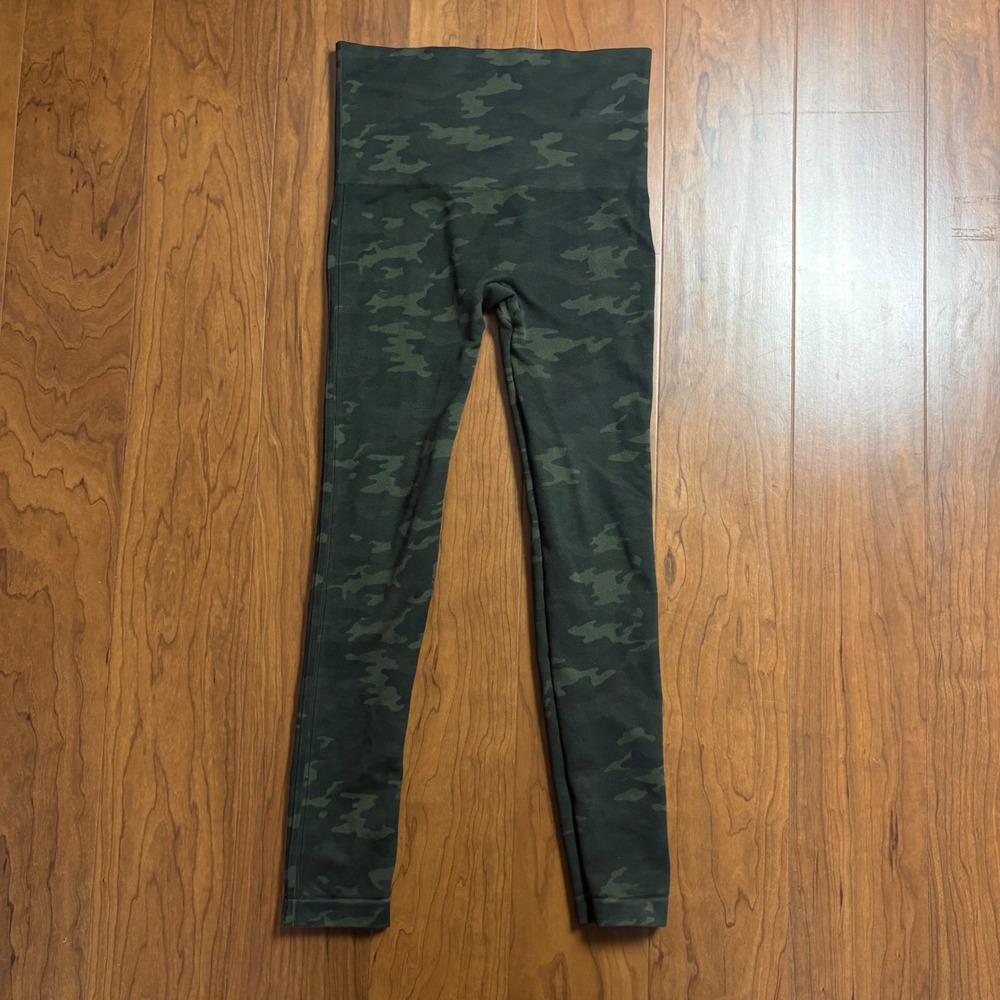 Spanx Look at Me Now Seamless Camo Leggings Green High Waist Medium